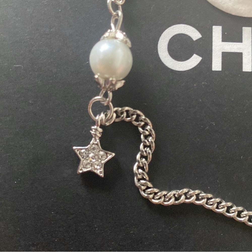 REPOSHING - Chanel Silver Pearl CC Logo Necklace - Picture 4 of 10